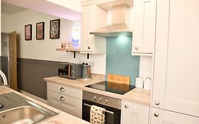 Quirky & Comfortable Residence